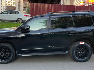 2016 Toyota Land Cruiser 200 Series Рестайлинг 2, чёрный, 6500000 рублей, вид 3