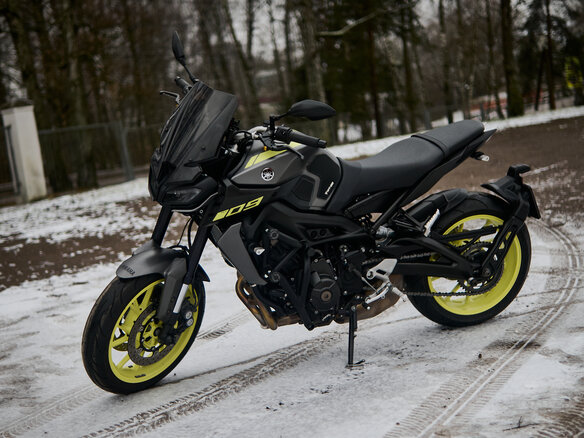 2017 Yamaha MT-09 (FZ-09), серый, 999999 рублей