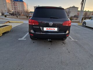 2011 Volkswagen Touareg II, серый, 1999999 рублей, вид 3