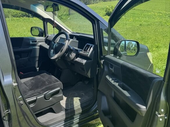 2012 Honda Stepwgn IV Рестайлинг, серый, 1350000 рублей - вид 4