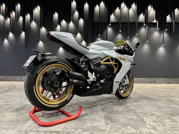 2021 MV Agusta Superveloce 800, белый - вид 15