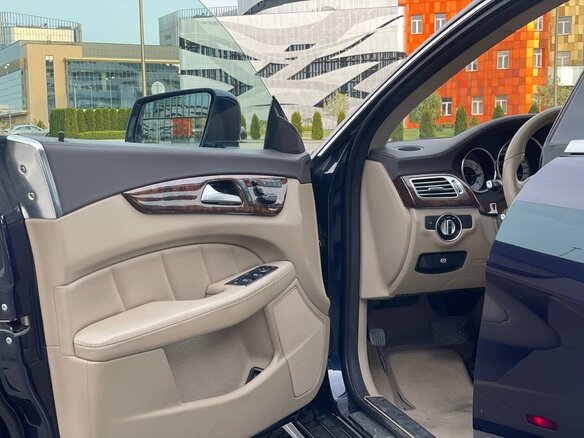 2013 Mercedes-Benz CLS 350 II (C218), синий, 1680000 рублей - вид 13
