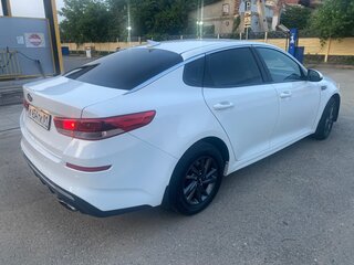 2019 Kia Optima IV Рестайлинг, белый, 1290000 рублей, вид 5