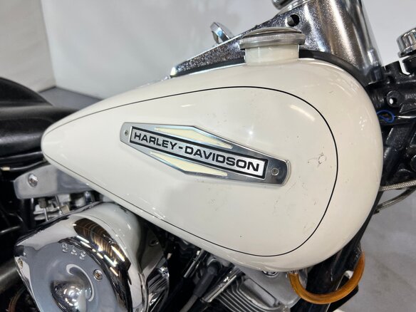 1980 Harley-Davidson Dyna Wide Glide, белый, 1500000 рублей - вид 16