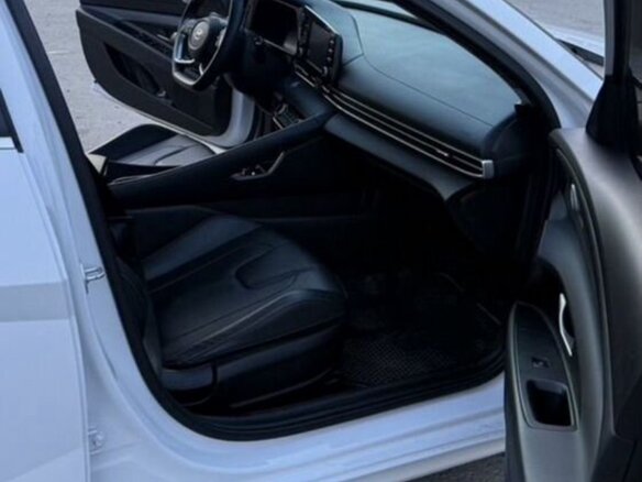 2023 Hyundai Elantra VII (CN7), белый, 1900000 рублей - вид 4