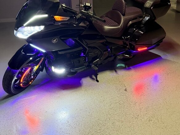 2023 Honda GL 1800 Gold Wing, фиолетовый, 3999000 рублей - вид 12