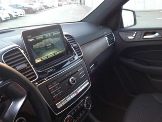 2017 Mercedes-Benz GLS 400 I (X166), чёрный, 4300000 рублей, вид 3