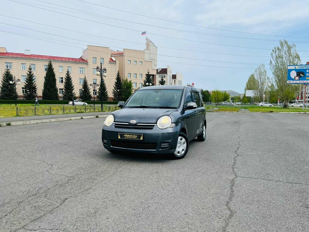 Открыть фотографии: Toyota Sienta I Рестайлинг 1