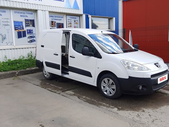 2011 Peugeot Partner II, белый, 799000 рублей - вид 2