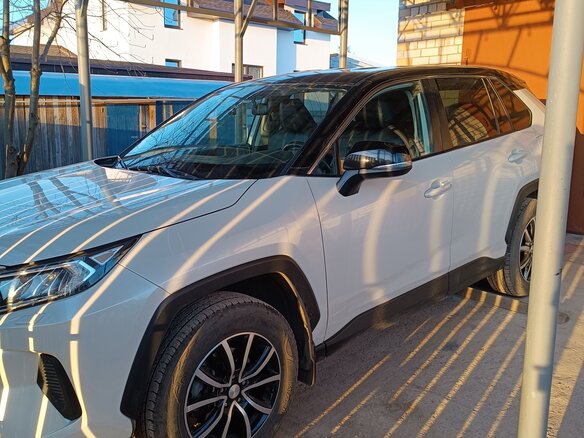 2019 Toyota RAV4 V (XA50), белый - вид 5