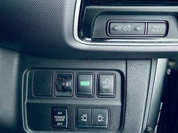 2018 Nissan Serena S-Hybrid V (C27), серебристый, 1800000 рублей - вид 17