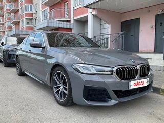 2021 BMW 5 серии 520i VII (G30/G31/G38) Рестайлинг, серый, 4500000 рублей, вид 1