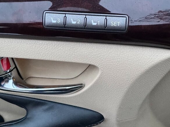2010 Lexus LX 570 III, чёрный, 4150000 рублей - вид 17