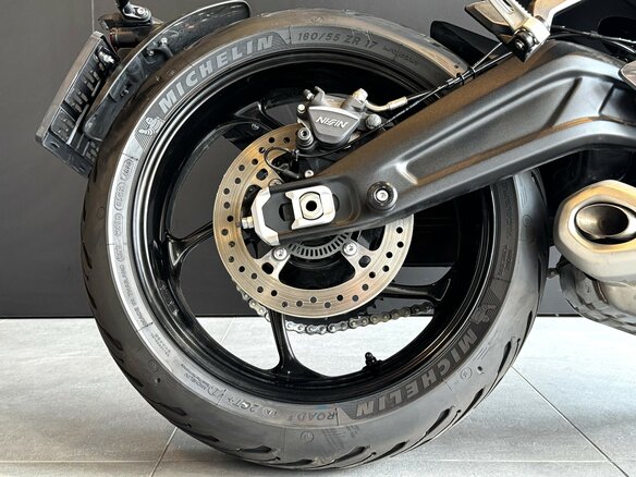 2021 Triumph Trident 660, чёрный, 930000 рублей - вид 10