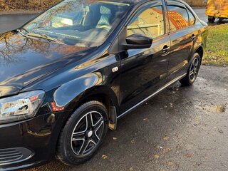 2014 Volkswagen Polo V, чёрный, 880000 рублей, вид 5