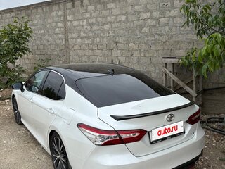 2020 Toyota Camry VIII (XV70), белый, 2400000 рублей, вид 3