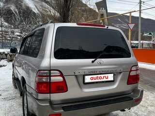 2004 Toyota Land Cruiser 100 Series Рестайлинг 1, серебристый, 2500000 рублей, вид 4