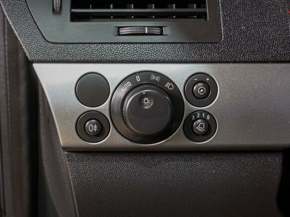 2013 Opel Astra H Рестайлинг, чёрный - вид 15