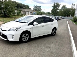 2013 Toyota Prius III Рестайлинг (XW30), белый, 1000000 рублей, вид 2