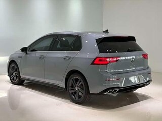 2023 Volkswagen Golf VIII, серый, 2070000 рублей, вид 3