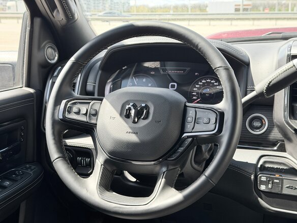 2023 RAM 3500, пурпурный, 16750000 рублей - вид 24