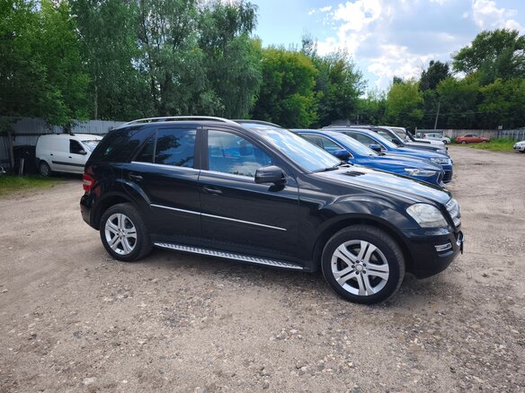 2010 Mercedes-Benz M-Класс 350 II (W164) Рестайлинг, чёрный, 970000 рублей - вид 4