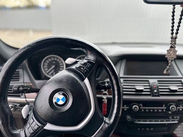 2008 BMW X6 50i 6-speed I (E71), красный, 1355000 рублей - вид 21