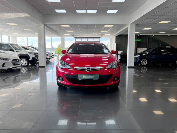 2014 Opel Astra GTC J Рестайлинг, красный - вид 2