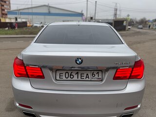 2011 BMW 7 серии 740d xDrive V (F01/F02/F04), серебристый, 2550000 рублей, вид 4