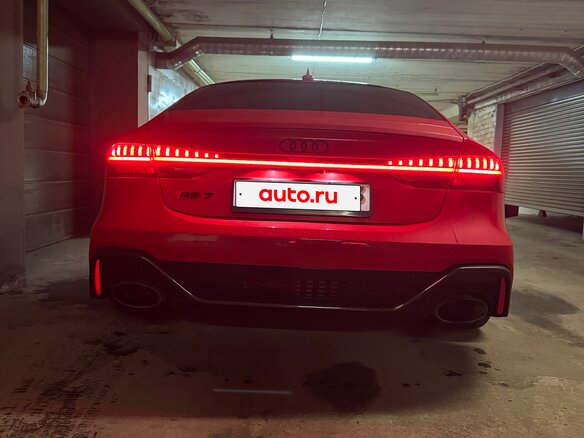 2020 Audi RS 7 II (4K), красный, 13490000 рублей - вид 3