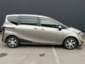 2021 Toyota Sienta II Рестайлинг, серый - вид 5