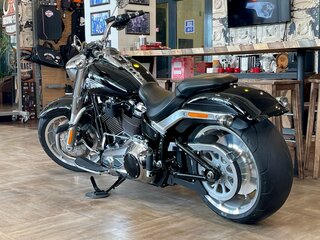 2025 Harley-Davidson Fat Boy, чёрный, 3300000 рублей, вид 5