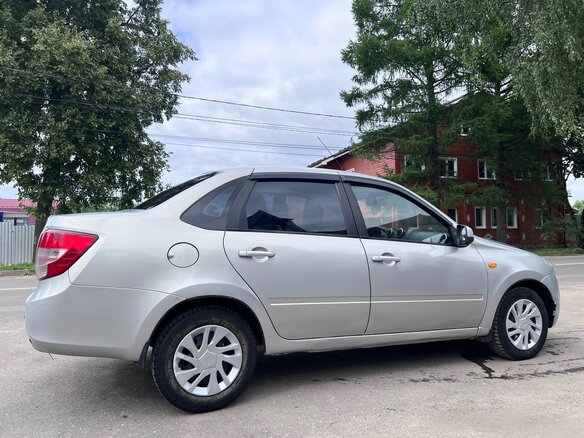 2013 Lada (ВАЗ) Granta I, серебристый - вид 4