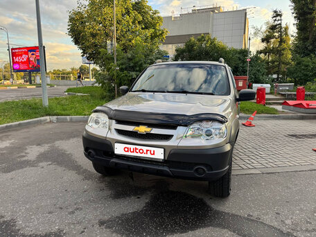 2017 Chevrolet Niva I Рестайлинг, бежевый, 820000 рублей, вид 3
