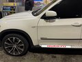 2012 BMW X5 35i II (E70) Рестайлинг, белый, 2500000 рублей - вид 1