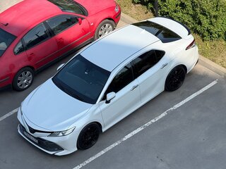 2020 Toyota Camry VIII (XV70), белый, 2950000 рублей, вид 1