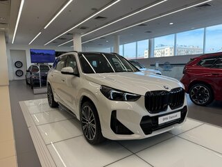 2026 BMW X1 Long 25Li xDrive III (U11/U12), белый, 5990000 рублей, вид 3
