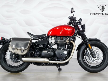 2024 Triumph Bonneville Bobber, красный, 1499000 рублей, вид 1