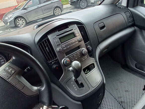2008 Hyundai Grand Starex I, серый, 900000 рублей - вид 9