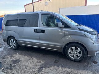 2014 Hyundai Grand Starex I, серый, 2100000 рублей, вид 2