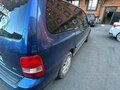 2005 Kia Carnival I Рестайлинг, синий, 350000 рублей - вид 3