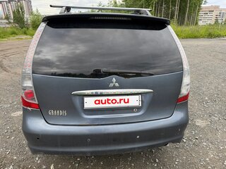 2005 Mitsubishi Grandis I, серебристый, 450000 рублей, вид 4