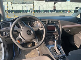 2014 Volkswagen e-Golf VII, белый, 970000 рублей, вид 4