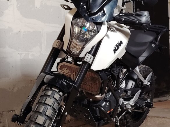 2014 KTM 200 Duke, белый, 260000 рублей - вид 3