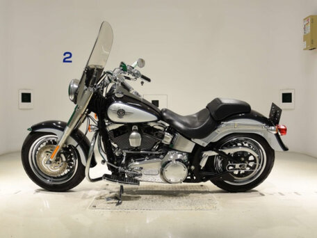 2012 Harley-Davidson Fat Boy, чёрный, 800000 рублей, вид 2