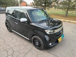 2011 Toyota bB II Рестайлинг, чёрный, 1350000 рублей, вид 1