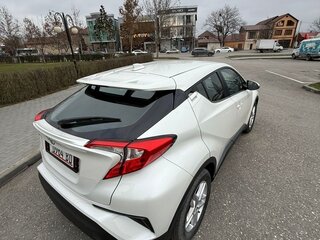 2020 Toyota C-HR I Рестайлинг, белый, 3550000 рублей, вид 4