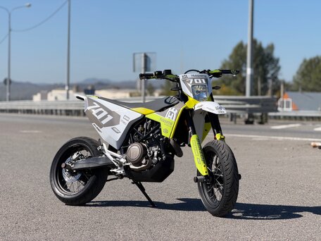 2021 Husqvarna 701 Supermoto, белый, 800000 рублей, вид 1
