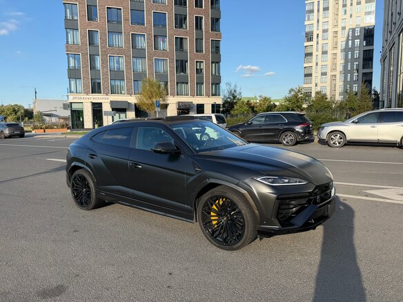 2025 Lamborghini Urus SE I Рестайлинг, чёрный - вид 9