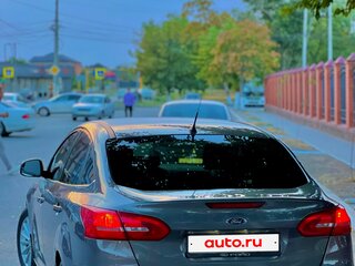 2015 Ford Focus III Рестайлинг, коричневый, 915000 рублей, вид 5